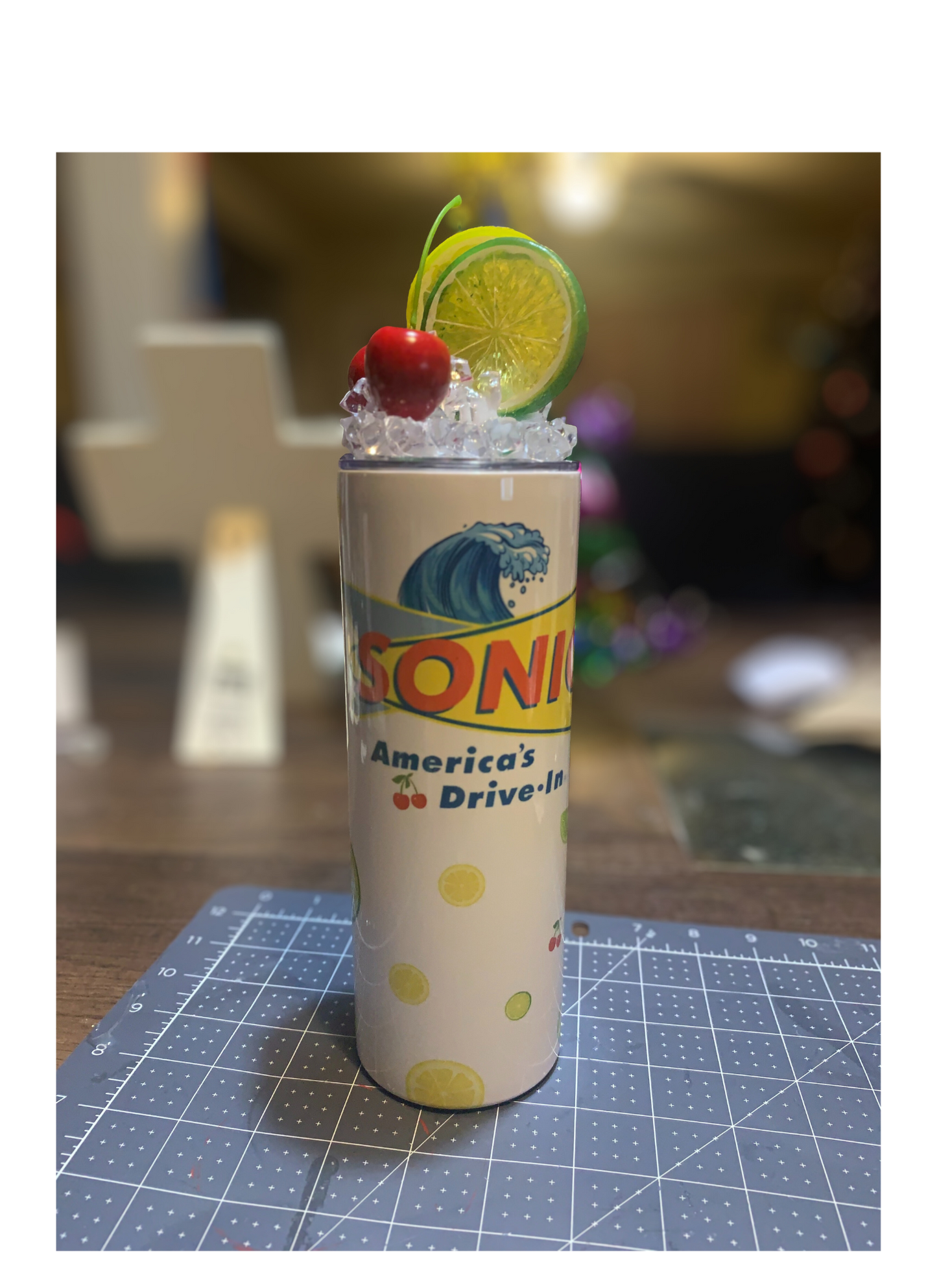 Sonic 20oz tumbler with topper